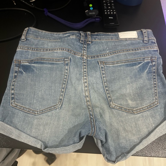 H&M shorts. Size 6 - Picture 3 of 3